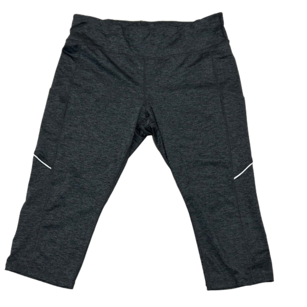 XXL Xersion Mid Rise Capri Leggings with Pockets in Dark Grey